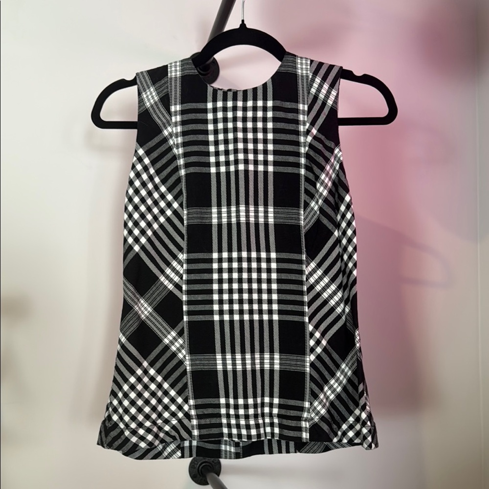 ✨ Ann Taylor Black & White Plaid Sleeveless Top – Size 0P